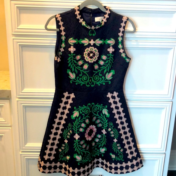La robe dress. Size M. - Picture 5 of 10